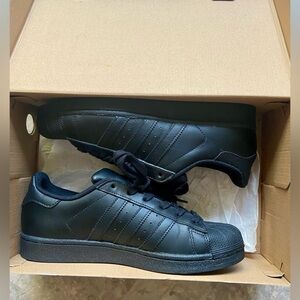 Adidas Men’s Black/Black Superstar Low-Top Sneakers Size 7